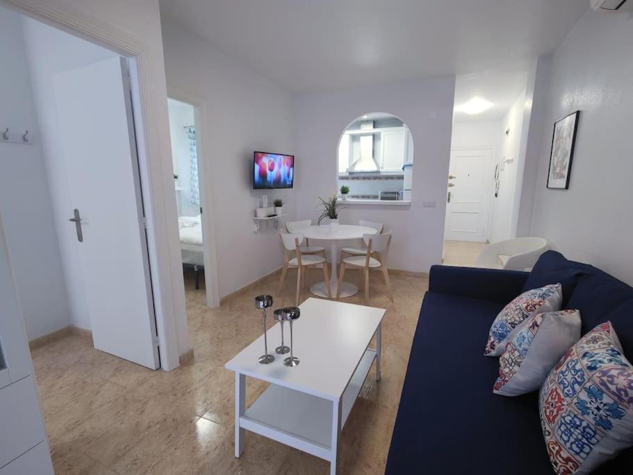 2 Bedroom Apartment Torrevieja 100 M To Playa De Los Locos ,Pool Exterior foto