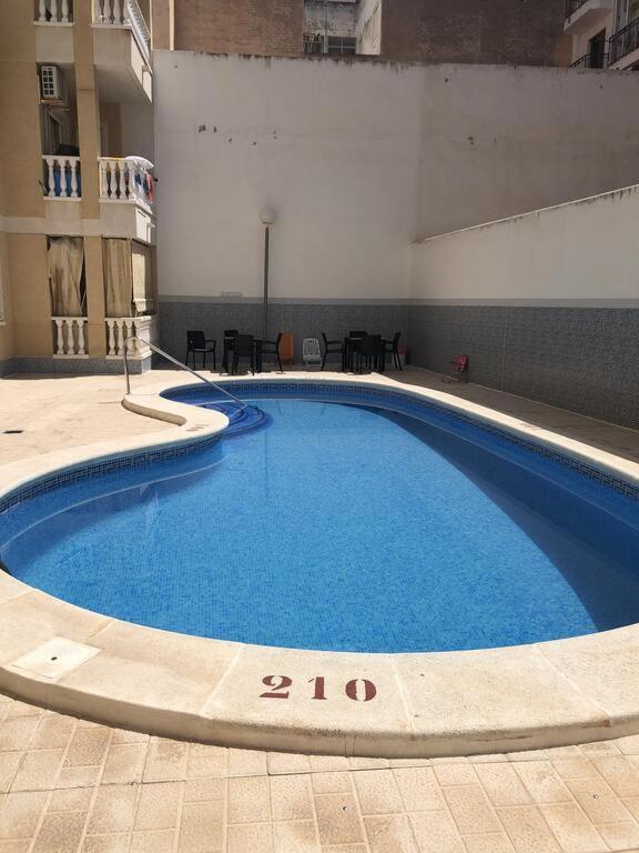 2 Bedroom Apartment Torrevieja 100 M To Playa De Los Locos ,Pool Exterior foto