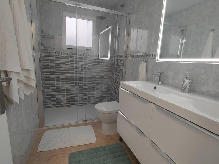 2 Bedroom Apartment Torrevieja 100 M To Playa De Los Locos ,Pool Exterior foto